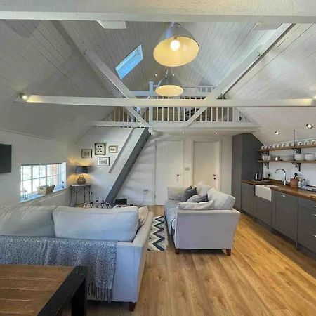 Ferienwohnung The Coach House Alderbury Exterior foto