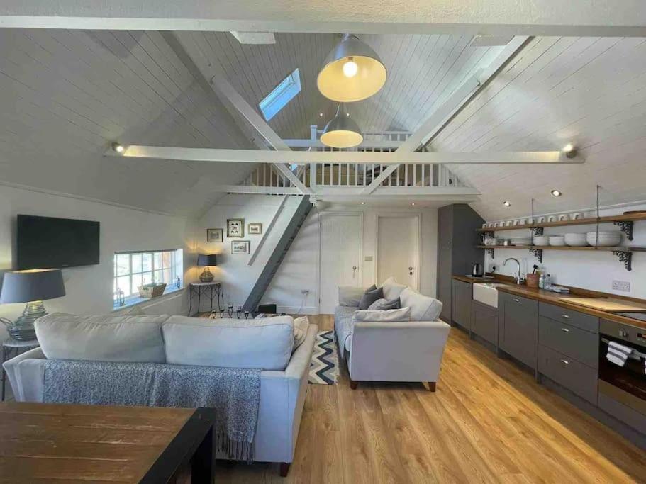 Ferienwohnung The Coach House Alderbury Exterior foto