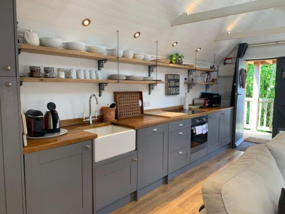 Ferienwohnung The Coach House Alderbury Exterior foto
