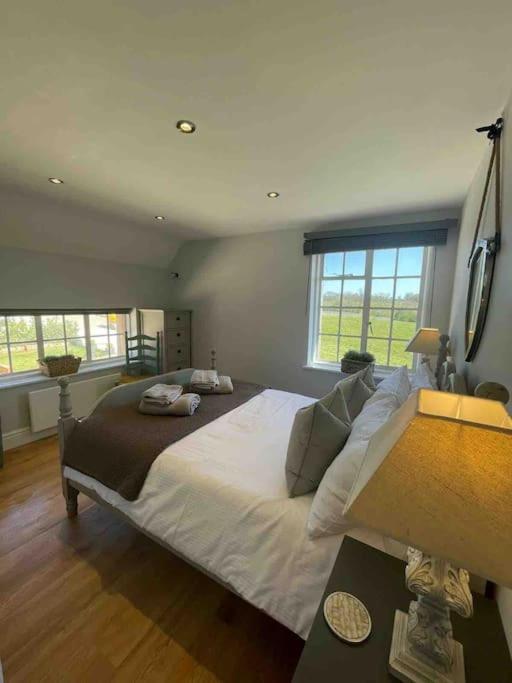 Ferienwohnung The Coach House Alderbury Exterior foto