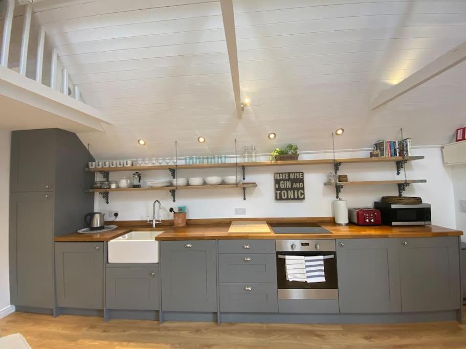 Ferienwohnung The Coach House Alderbury Exterior foto