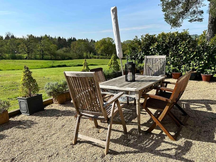 Ferienwohnung The Coach House Alderbury Exterior foto
